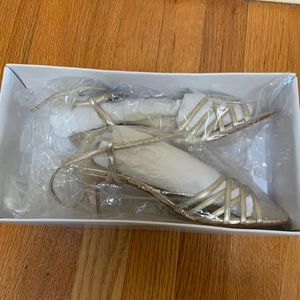 Gold heels perfect for formal dress or events!